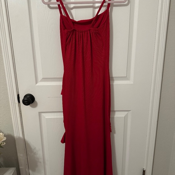 red ruffle maxi bodycon dress knitted fabric - Picture 2 of 4
